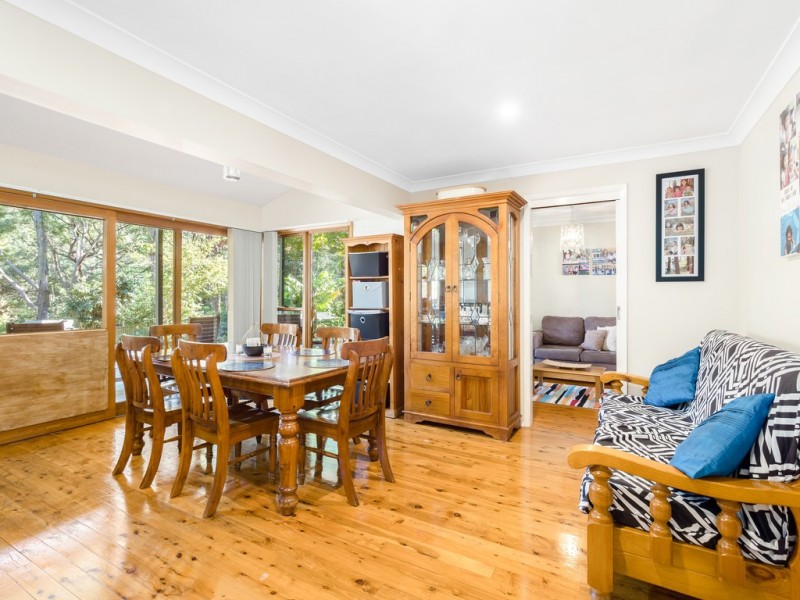 15 Stanley Avenue, Kurrajong Heights NSW 2758