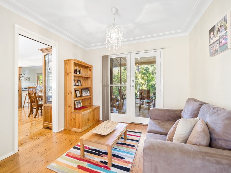 15 Stanley Avenue, Kurrajong Heights NSW 2758