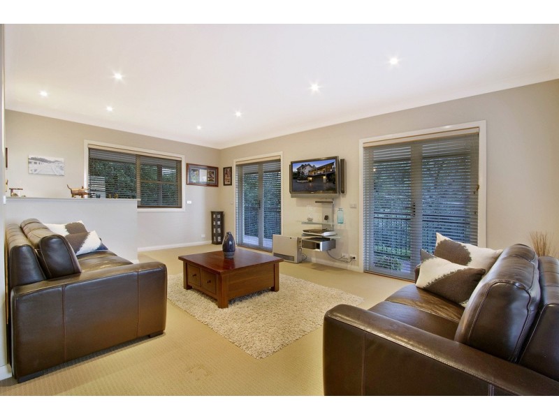 1 Pinedale Place, Kurrajong Heights NSW 2758