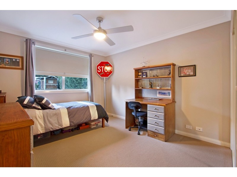 1 Pinedale Place, Kurrajong Heights NSW 2758