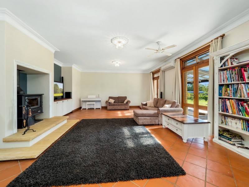 253 Blaxlands Ridge Road, Kurrajong NSW 2758