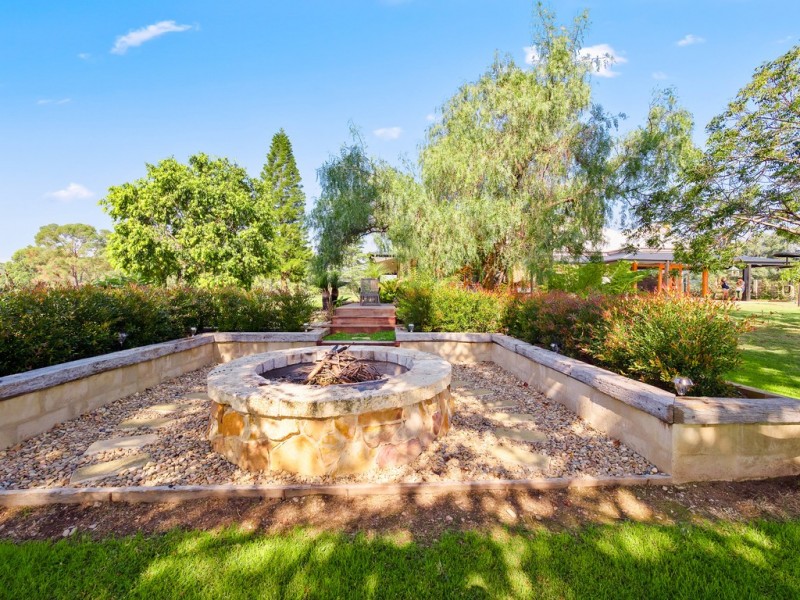 253 Blaxlands Ridge Road, Kurrajong NSW 2758