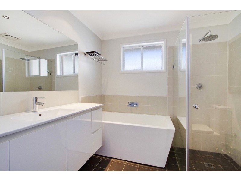 18 Red House Crescent, Mcgraths Hill NSW 2756