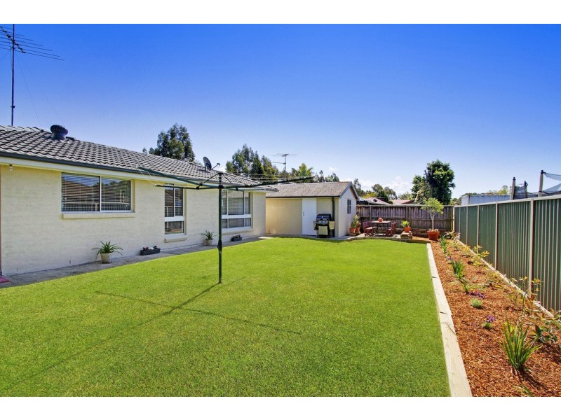 18 Red House Crescent, Mcgraths Hill NSW 2756