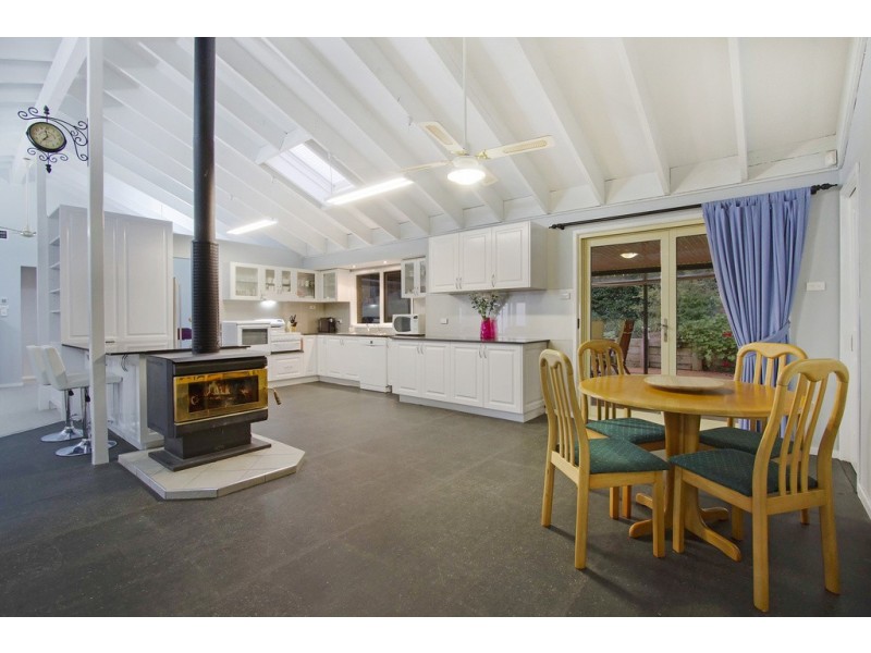 13 Pecks Road, Kurrajong Heights NSW 2758