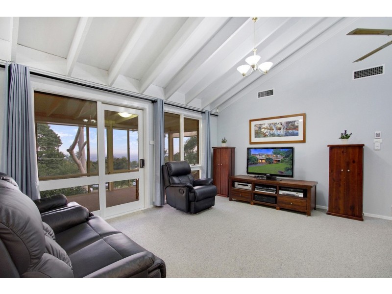 13 Pecks Road, Kurrajong Heights NSW 2758