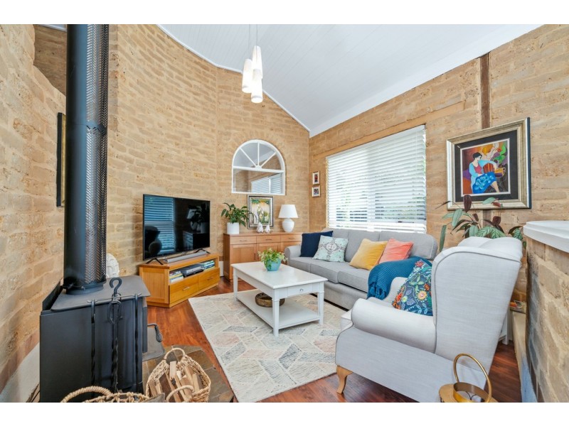 35 Burralow Road, Kurrajong Heights NSW 2758