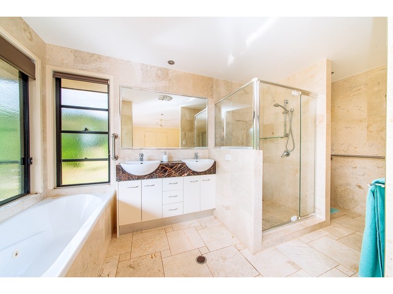 211 LOWER LANDERSHUTE ROAD, Landers Shoot QLD 4555