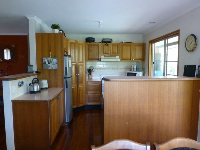 111 Hunchy Road, Hunchy QLD 4555
