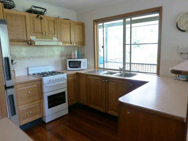 111 Hunchy Road, Hunchy QLD 4555