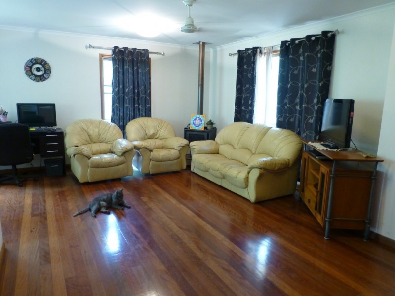 111 Hunchy Road, Hunchy QLD 4555