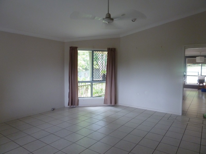 43 Railway Parade, Pomona QLD 4568