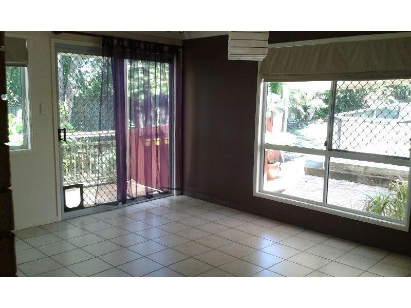 43 Railway Parade, Pomona QLD 4568