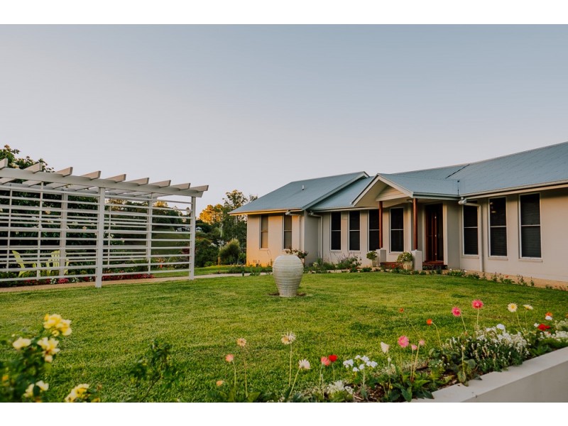 15 HILARY CRESCENT, Woombye QLD 4559