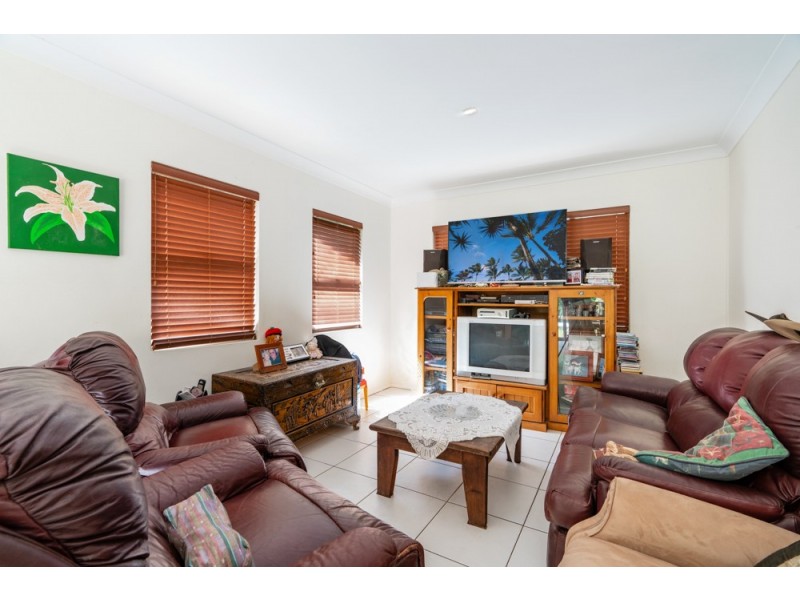 92 HUNCHY ROAD, Hunchy QLD 4555