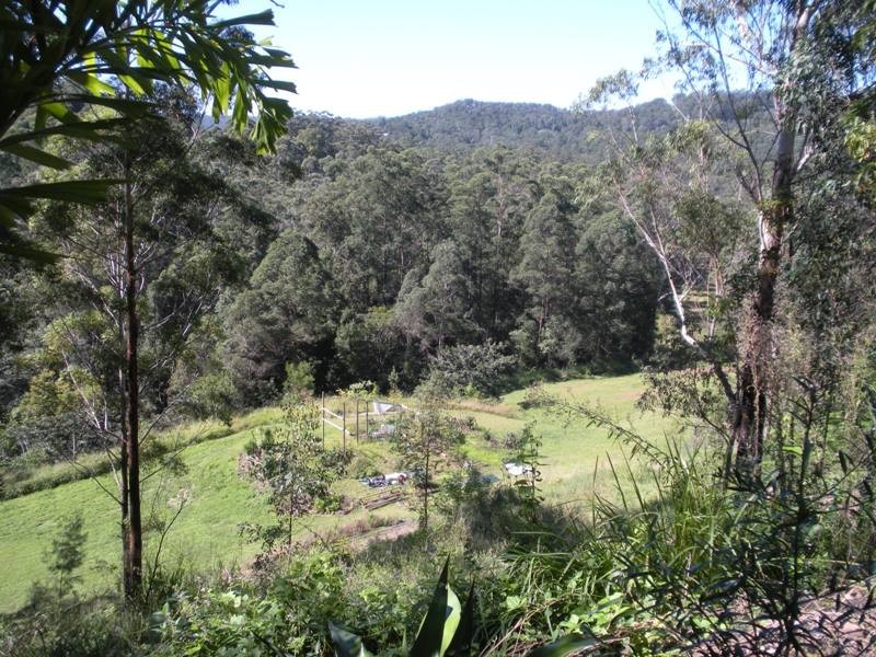 25 Houghtons Rd, Landers Shoot QLD 4555