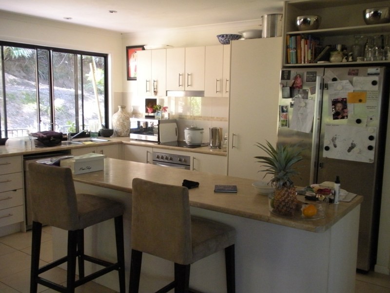 25 Houghtons Rd, Landers Shoot QLD 4555