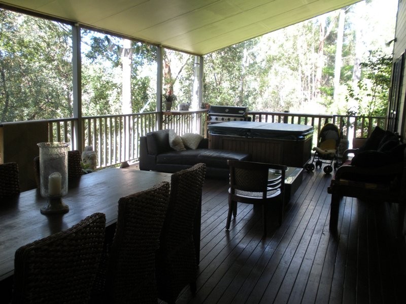 25 Houghtons Rd, Landers Shoot QLD 4555