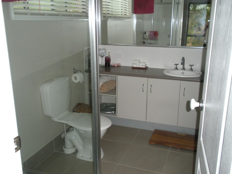 8 Rungert Ct, Mooloolah Valley QLD 4553