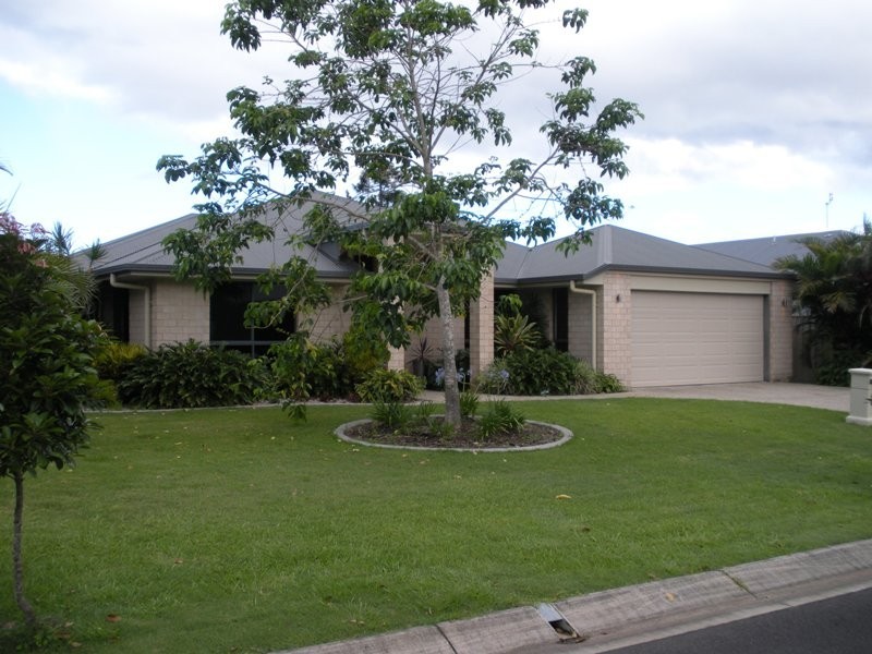 8 Rungert Ct, Mooloolah Valley QLD 4553