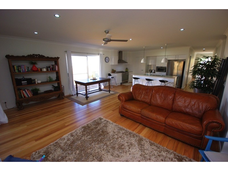 92 Plantation Rise Drive, Woombye QLD 4559