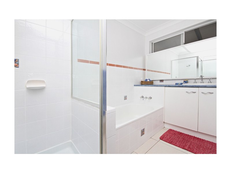 18 Holly Green Crescent, Palmwoods QLD 4555