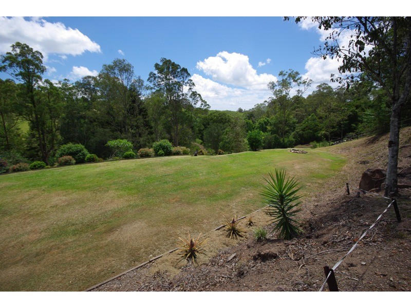 2 Periwinkle Lane, Perwillowen QLD 4560