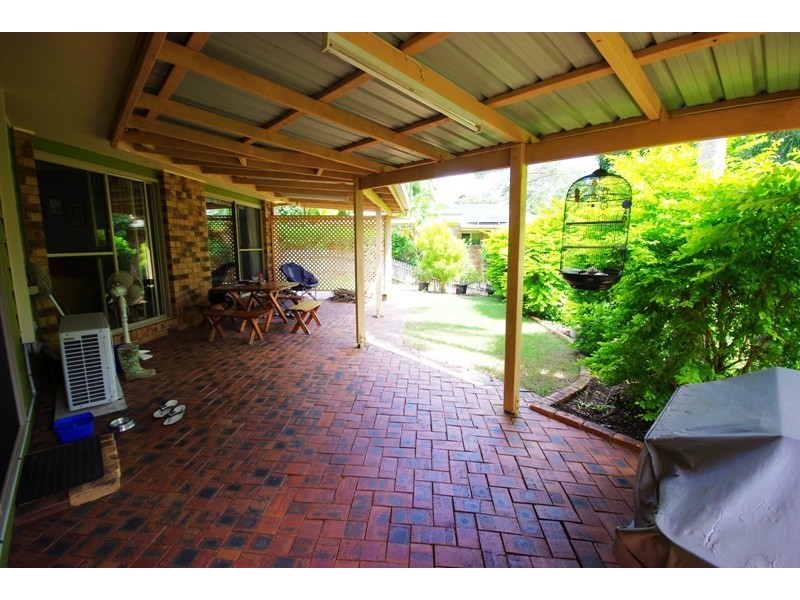 4 Hall Court, Burnside QLD 4560