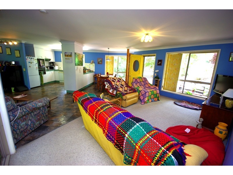 4 Hall Court, Burnside QLD 4560