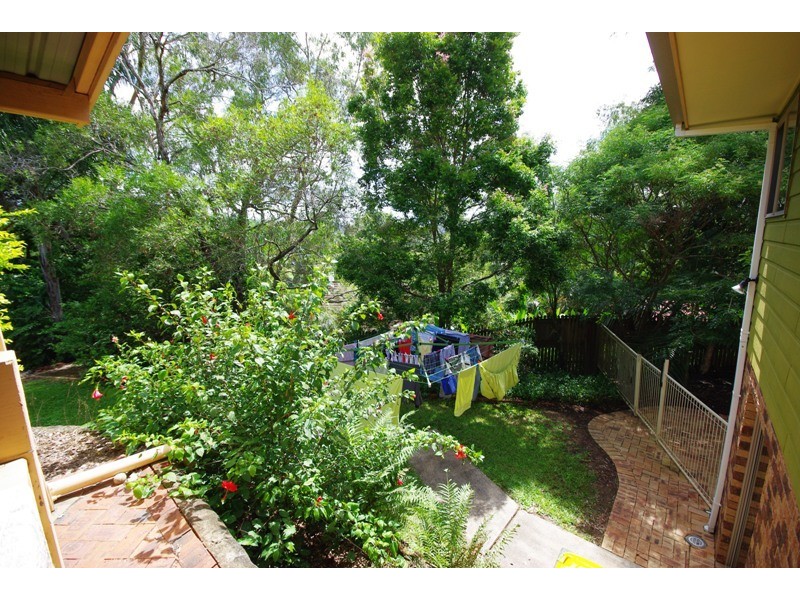4 Hall Court, Burnside QLD 4560