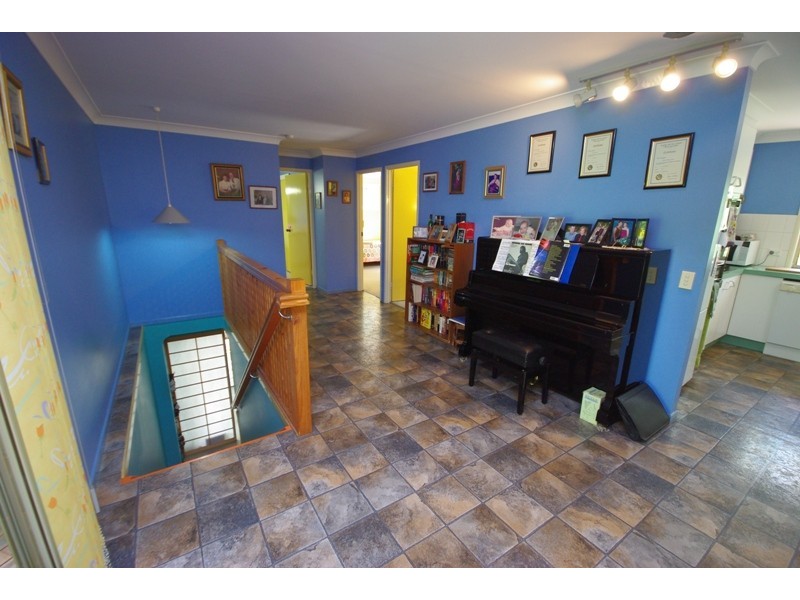 4 Hall Court, Burnside QLD 4560