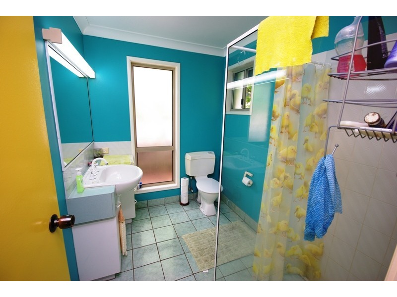 4 Hall Court, Burnside QLD 4560