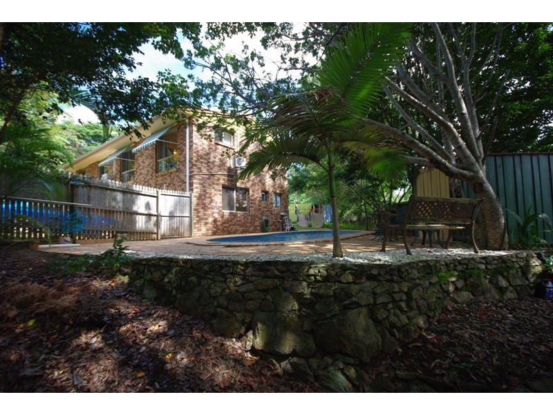 4 Hall Court, Burnside QLD 4560