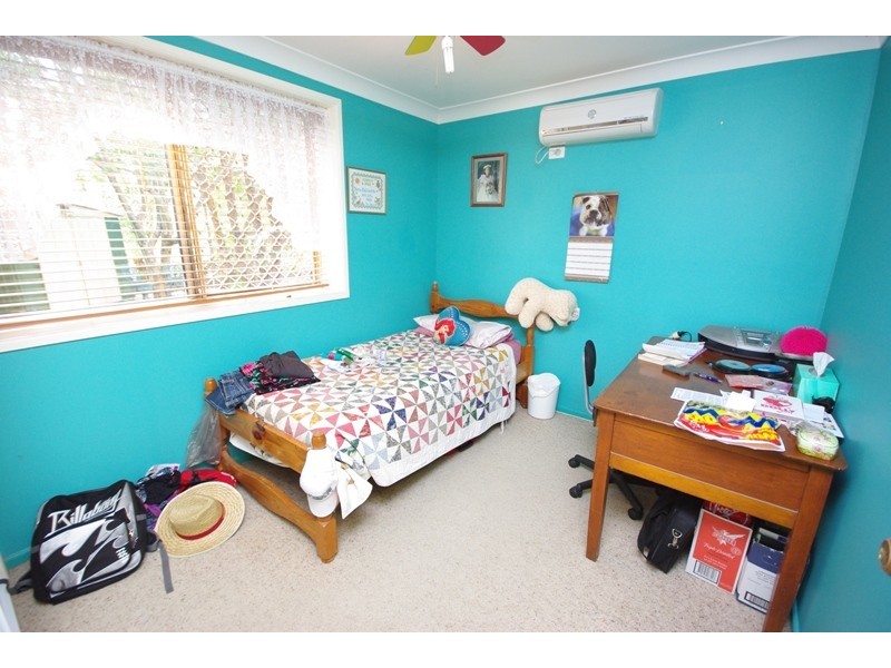 4 Hall Court, Burnside QLD 4560