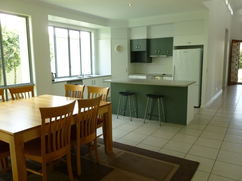 10 Rangeleigh Court, Palmwoods QLD 4555