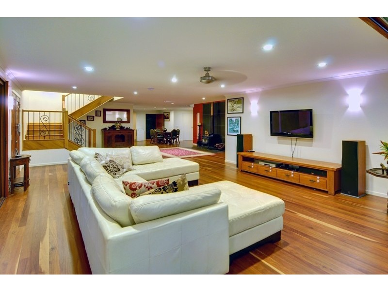 302 Old Gympie Road, Mooloolah Valley QLD 4553