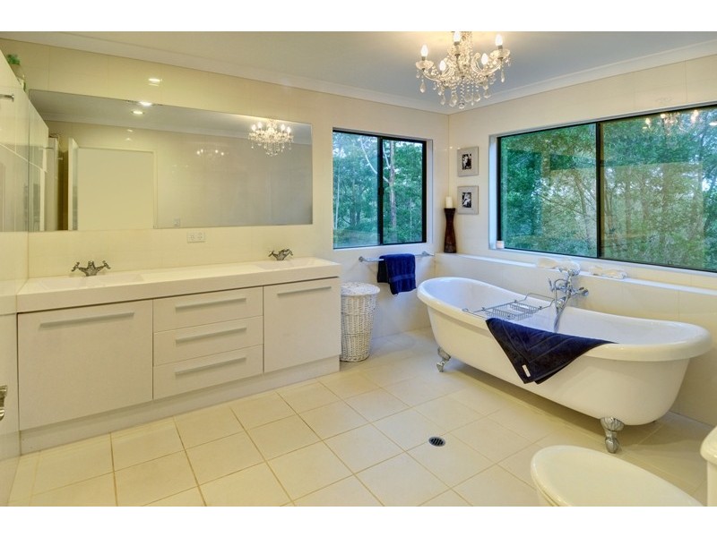 302 Old Gympie Road, Mooloolah Valley QLD 4553