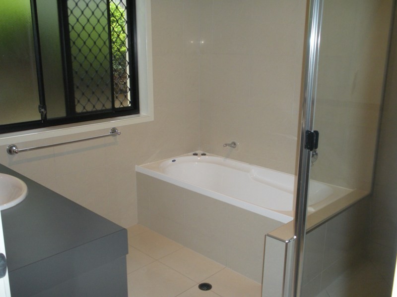 1 Red Ash Ct, Palmwoods QLD 4555