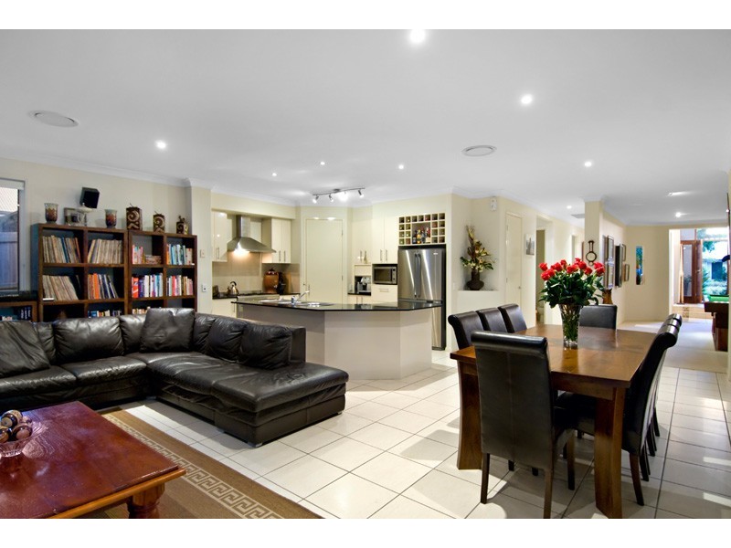 9 Yellow Cedar Place, Palmwoods QLD 4555