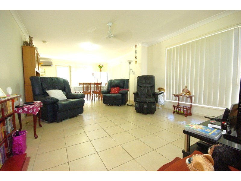 2 / 76a Carter Road, Nambour QLD 4560