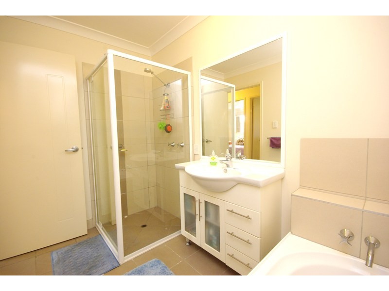 2 / 76a Carter Road, Nambour QLD 4560