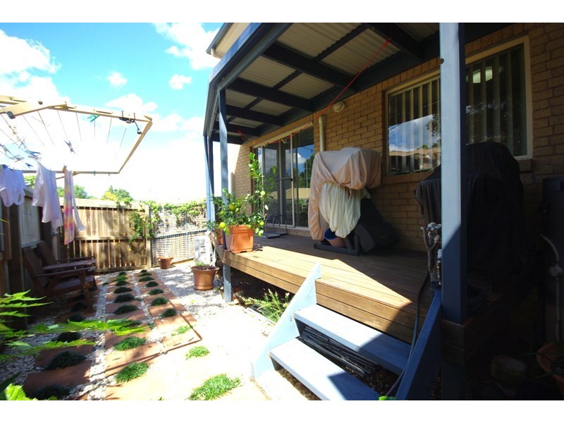 2 / 76a Carter Road, Nambour QLD 4560