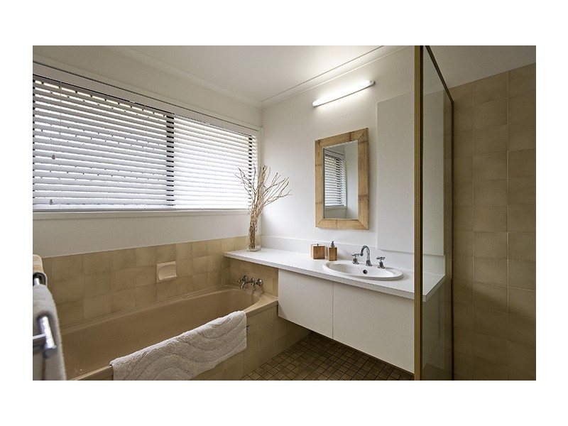 583 Hunchy Road, Hunchy QLD 4555