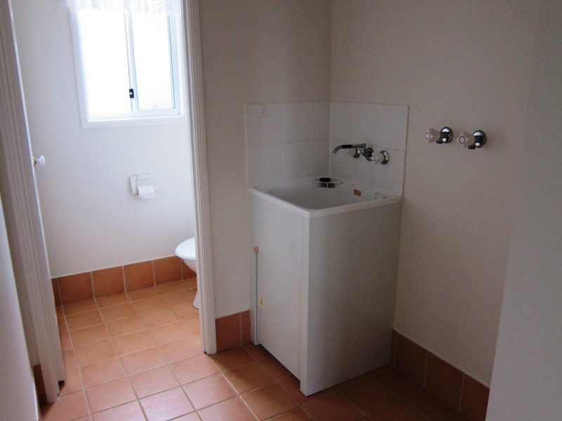 2 Henry Court, Glass House Mountains QLD 4518