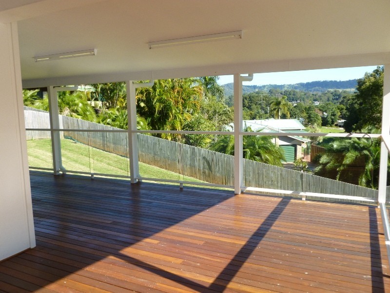 1 Linsay Circuit, Nambour QLD 4560