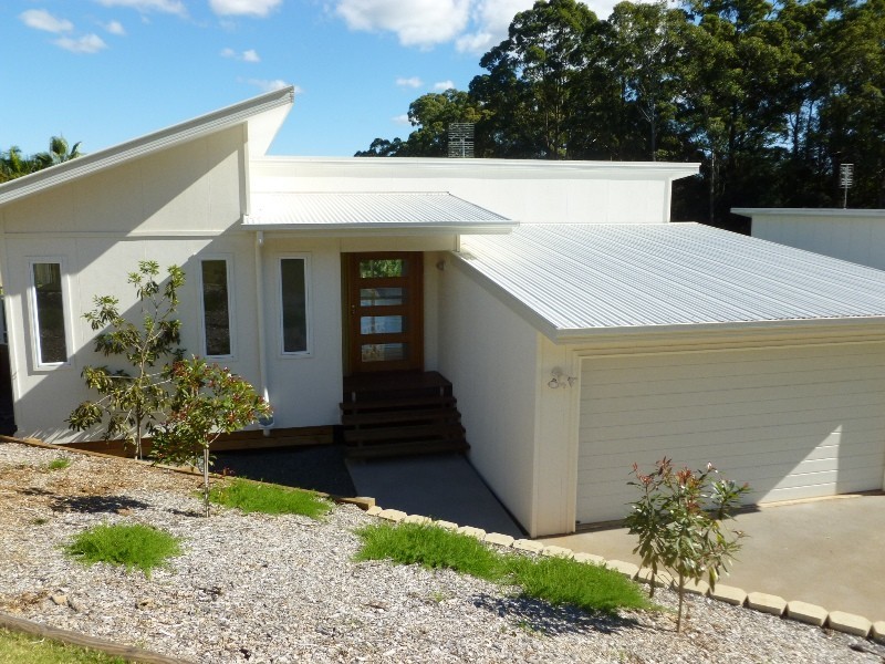 1 Linsay Circuit, Nambour QLD 4560