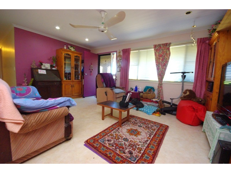 4 Cunningham Crescent, Nambour QLD 4560