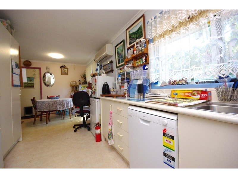 4 Cunningham Crescent, Nambour QLD 4560