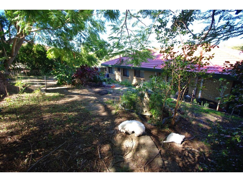 4 Cunningham Crescent, Nambour QLD 4560