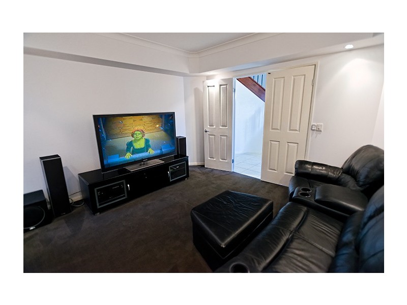 2/5 Wildwood Place, Mooloolah Valley QLD 4553